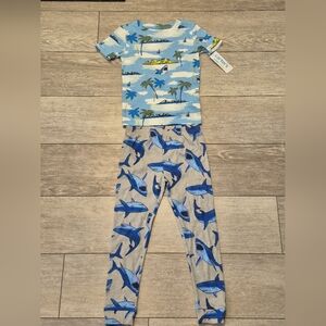 Brand New 100% Cotton Carter's Blue 2 Piece Shark Print Kids Pajamas. Size 5